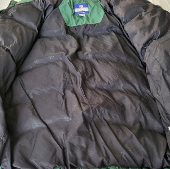 Reebok NFL Green Bay Packers Down Feather Puffer Jacket - Picture 6 of 10